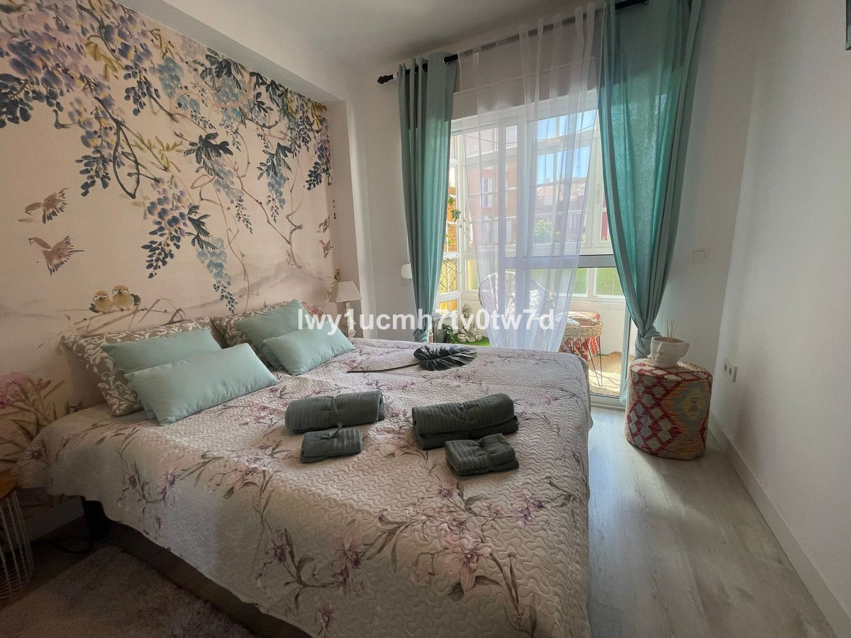 a9528cbcb754388bc5ba04552d6406d9 - 1