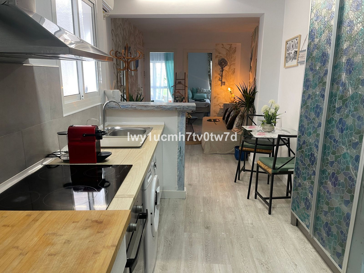 a9528cbcb754388bc5ba04552d6406d9 - 5