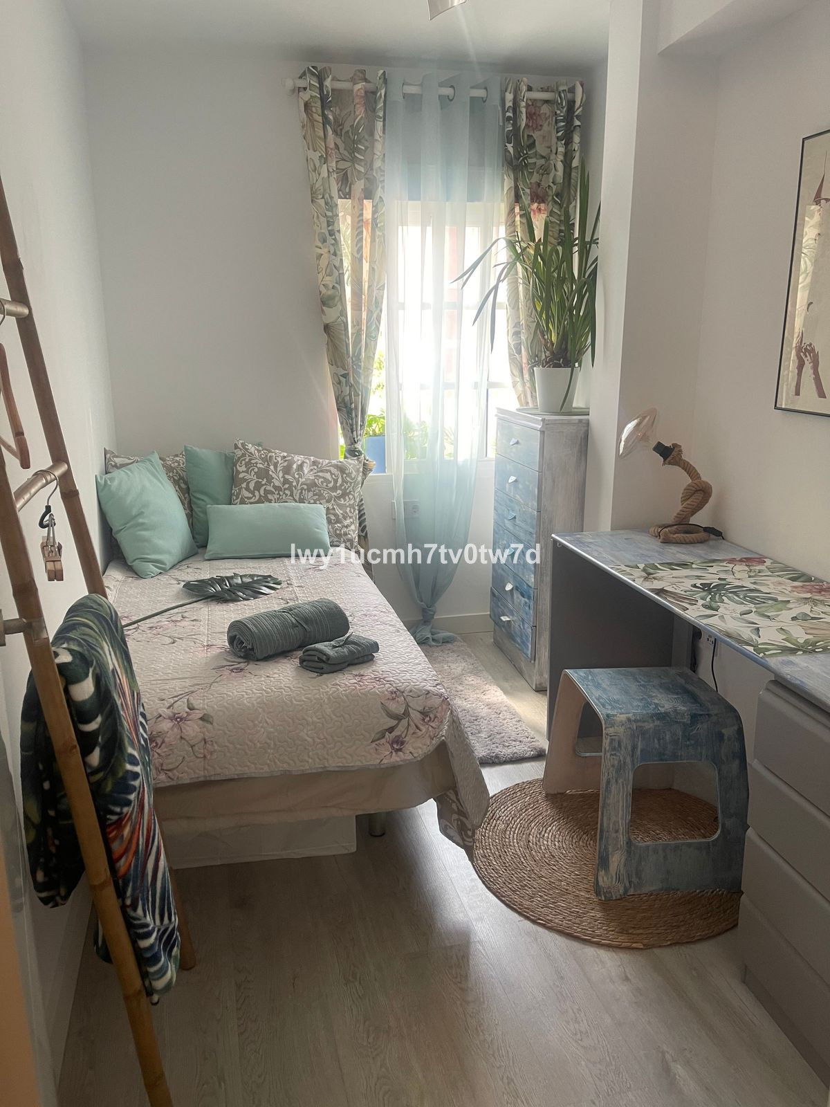 a9528cbcb754388bc5ba04552d6406d9 - 8