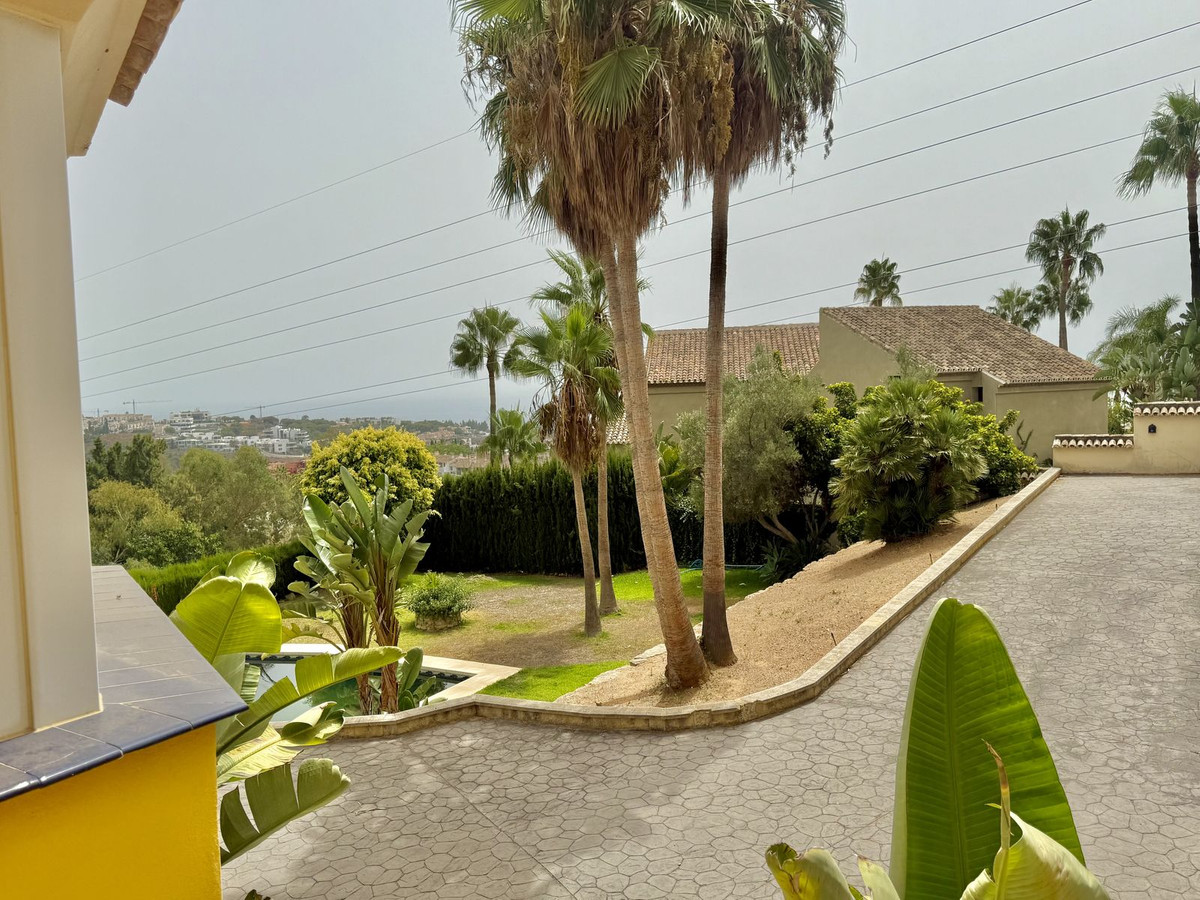 ab16b7552df16b2359eb4ad4b6391bcf - 11