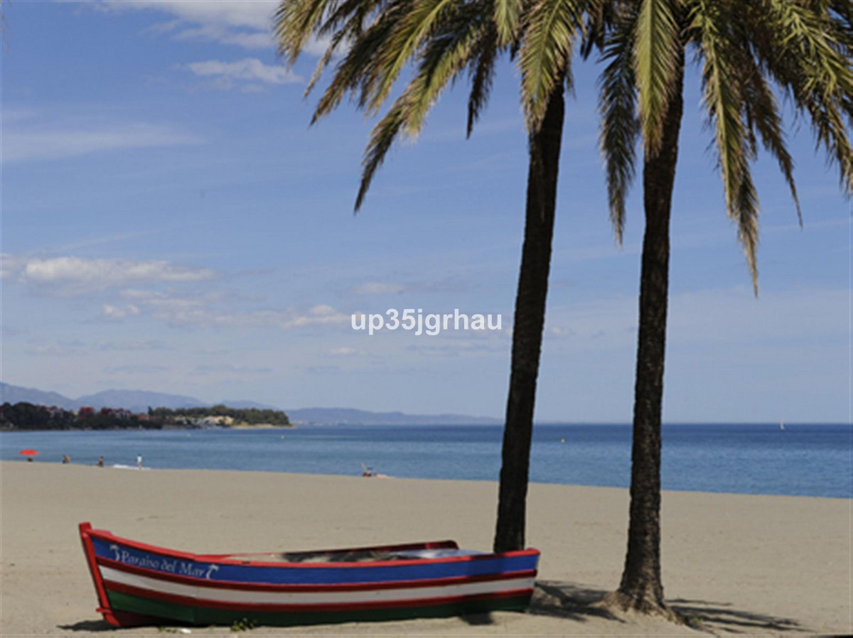 aba7944ccfc465a088e76df9fdaf8fc2 - 1