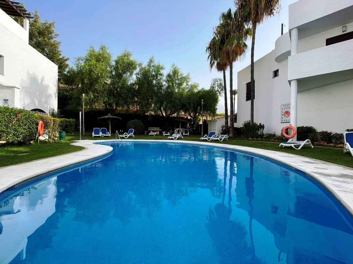 abfa346105ca900edc369e78e794a8d1 - 18