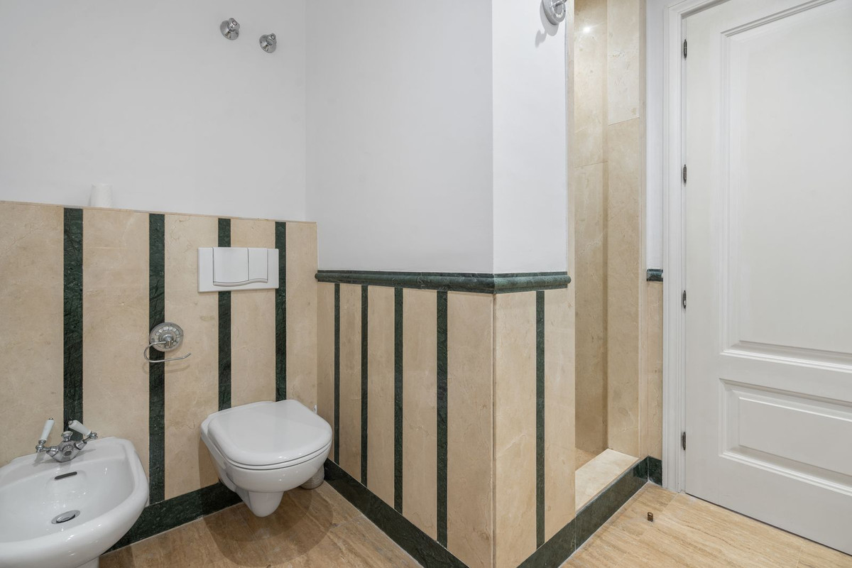 ac6120b1d45a5b003ef8b36fb391fed6 - 24