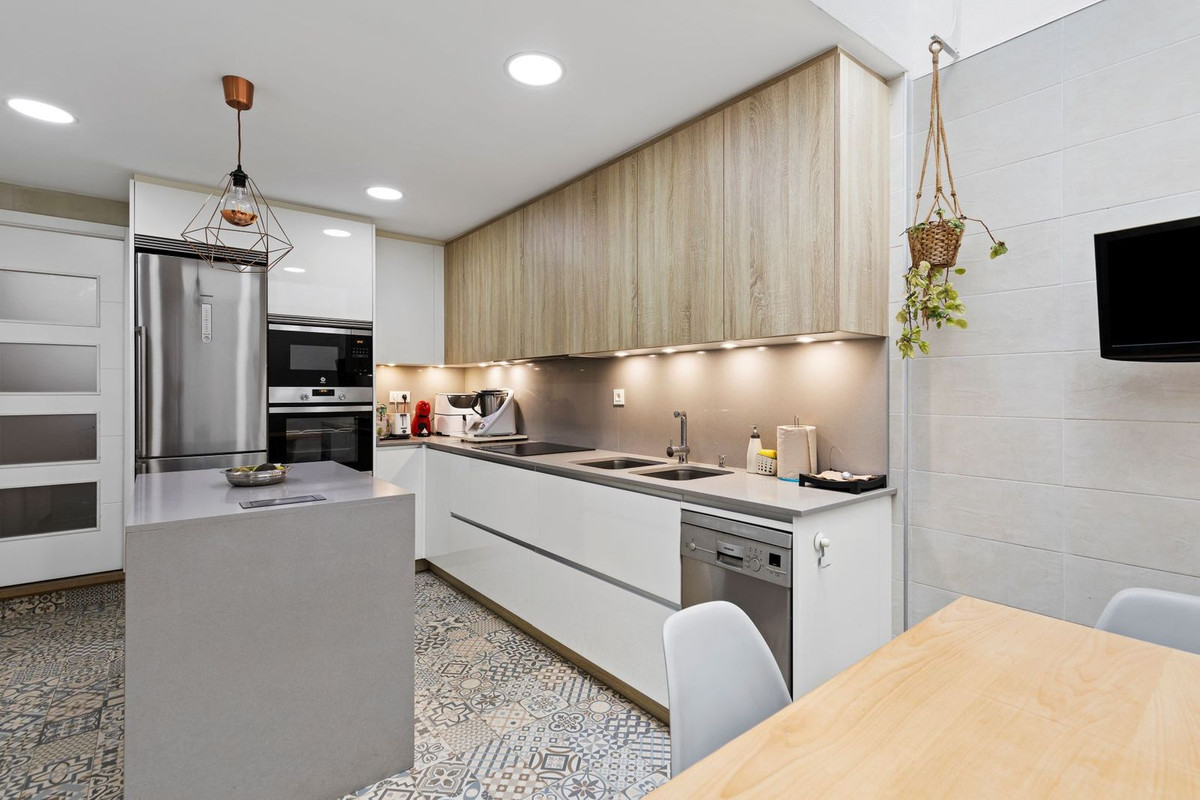 acaf16ae3ef1f80f75616c1cdcd3bbf1 - 30