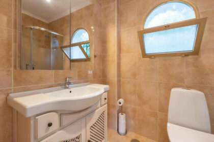 ace76f3b7ce6339ba1e9fe5fe1712534 - 20