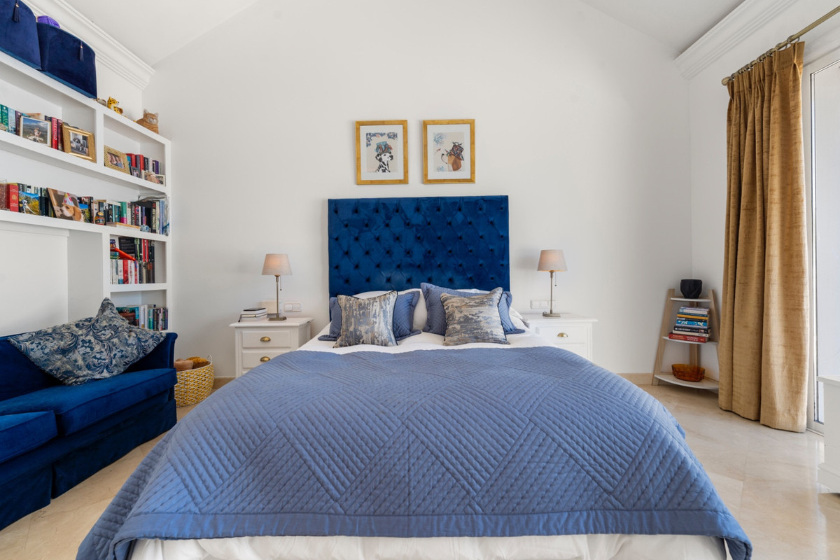 adf73979b8d03fe959b6fc8b2bbfdd85 - 18