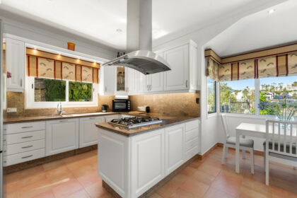 adf73979b8d03fe959b6fc8b2bbfdd85 - 4