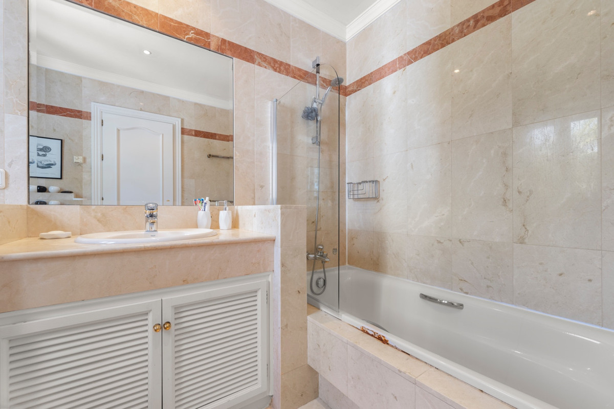 adf73979b8d03fe959b6fc8b2bbfdd85 - 42