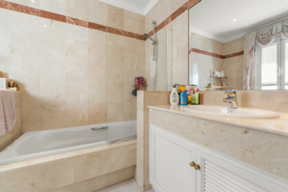 adf73979b8d03fe959b6fc8b2bbfdd85 - 48