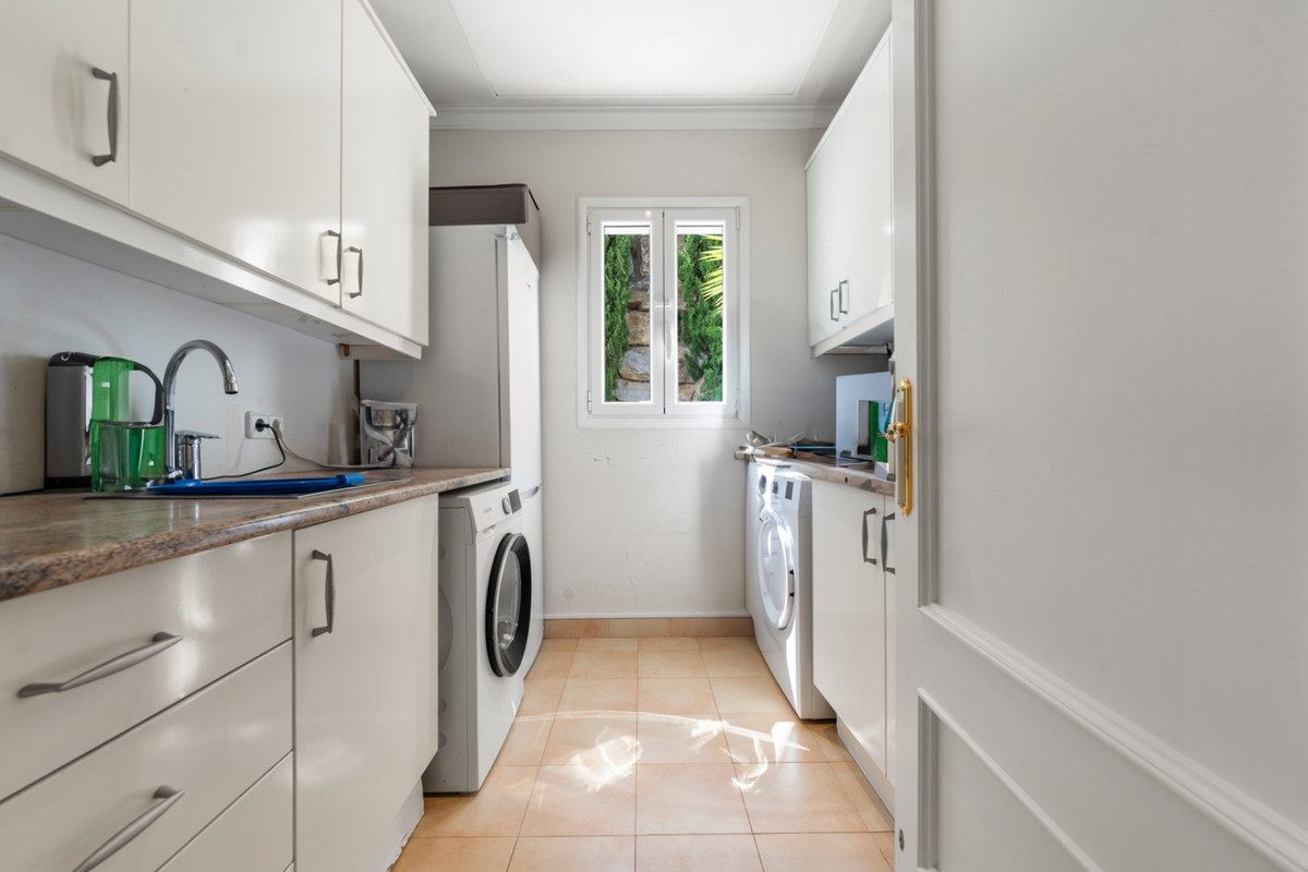 adf73979b8d03fe959b6fc8b2bbfdd85 - 50