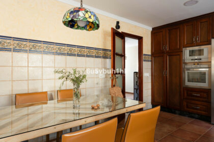 aedbdb2e9ef6f26a1b26f382c0300f3b - 12