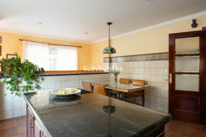 aedbdb2e9ef6f26a1b26f382c0300f3b - 13