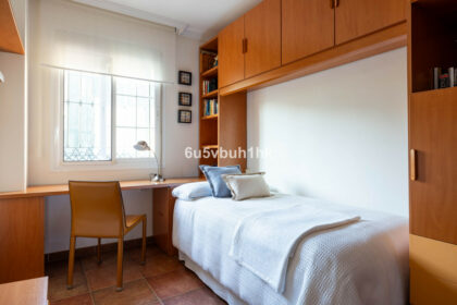 aedbdb2e9ef6f26a1b26f382c0300f3b - 17