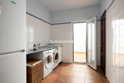 aedbdb2e9ef6f26a1b26f382c0300f3b - 41