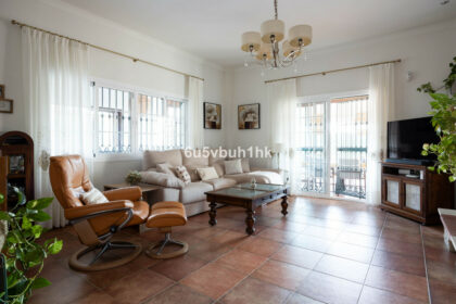 aedbdb2e9ef6f26a1b26f382c0300f3b - 9