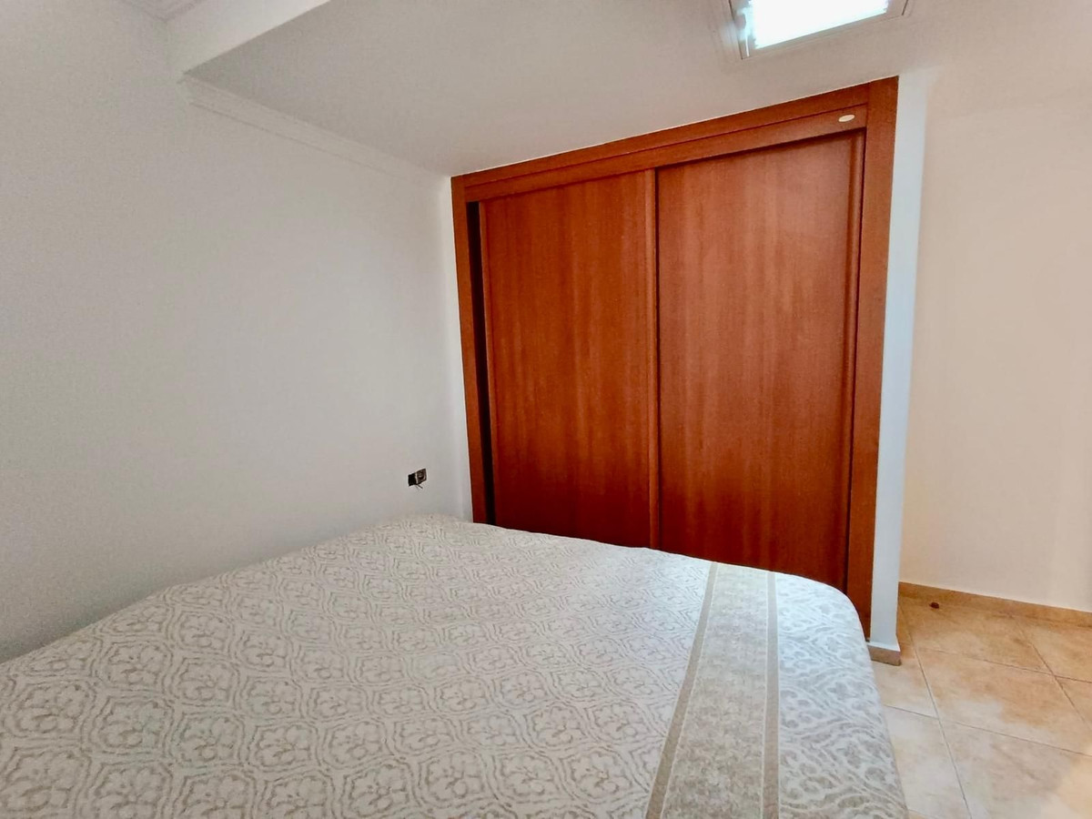 aef6a50242a24b33e70fdc0fe547e93e - 12