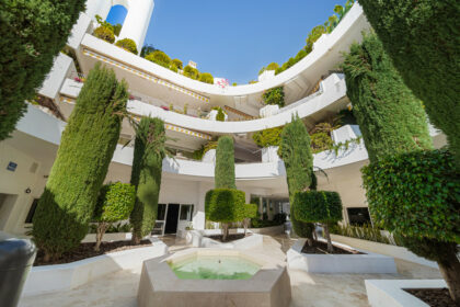 af951da3927df1a5a0331cd8e7d2800e - 13