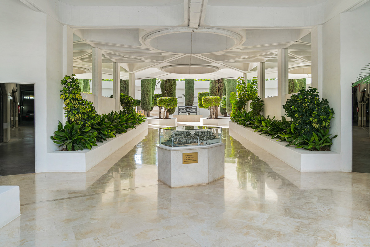 af951da3927df1a5a0331cd8e7d2800e - 14