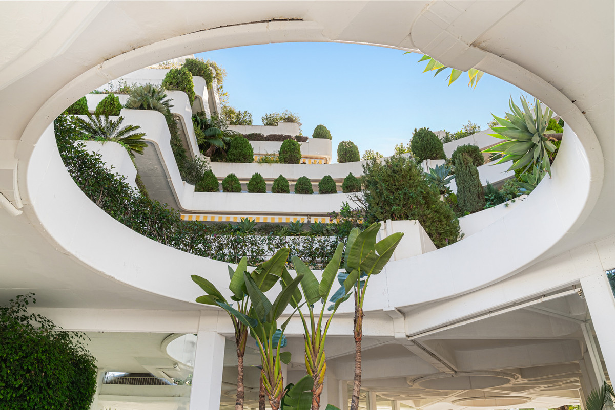 af951da3927df1a5a0331cd8e7d2800e - 15