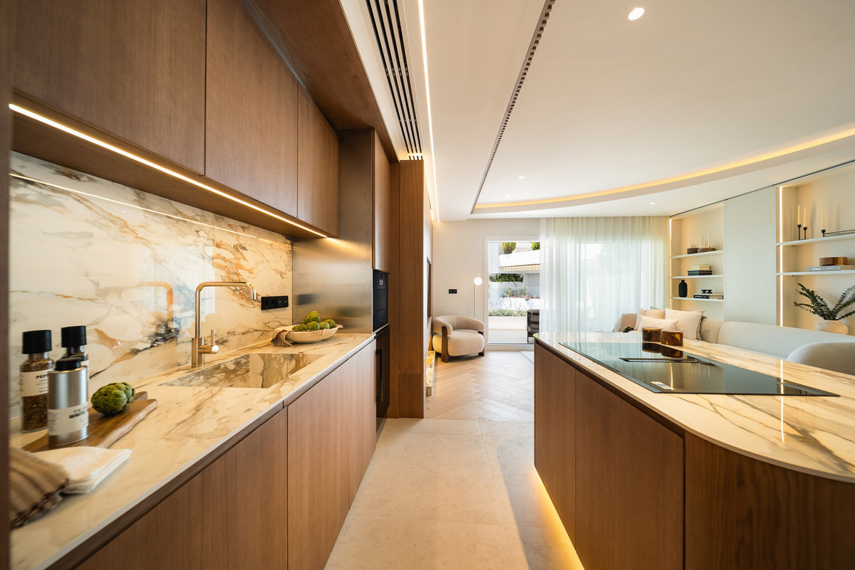 af951da3927df1a5a0331cd8e7d2800e - 33