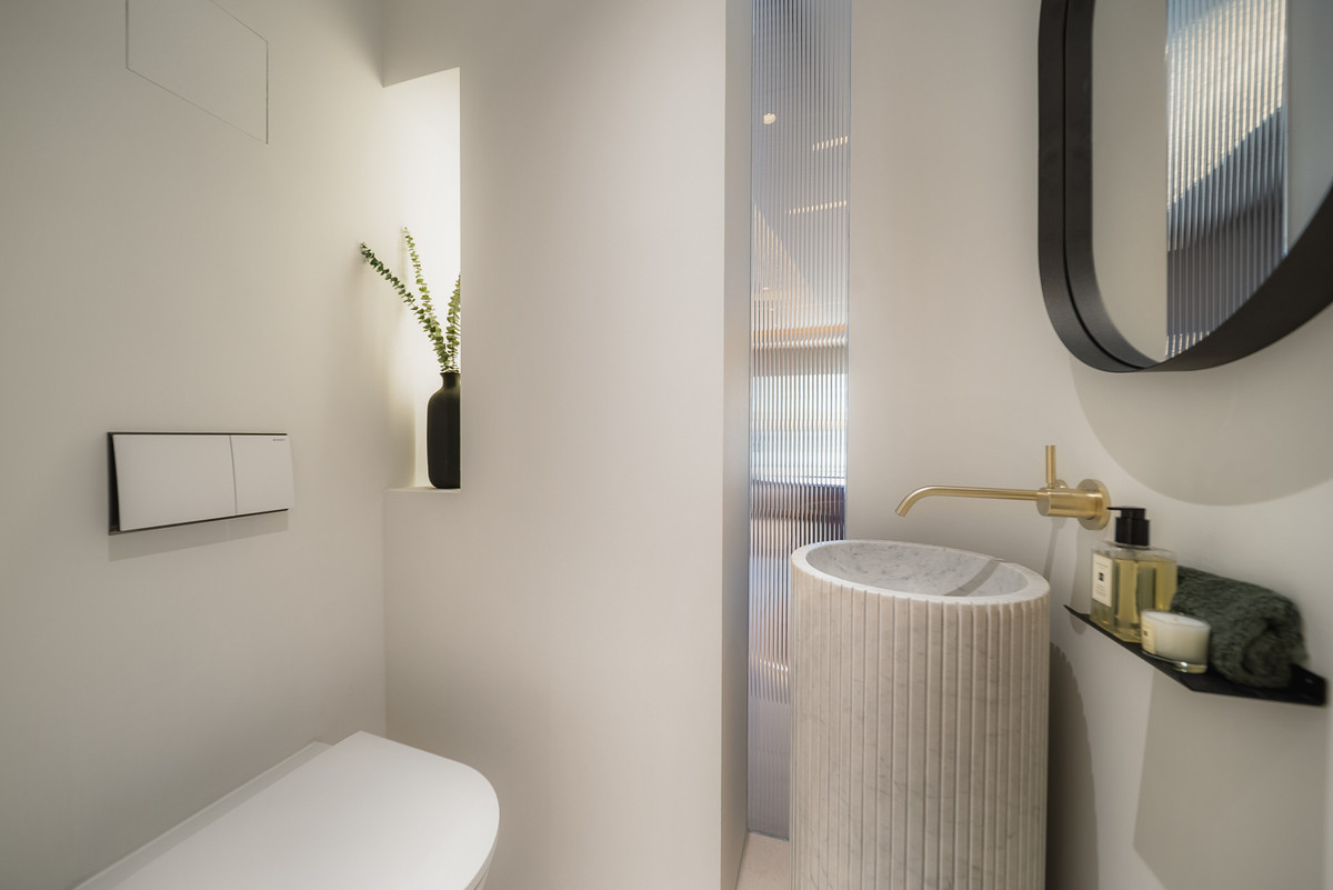 af951da3927df1a5a0331cd8e7d2800e - 39