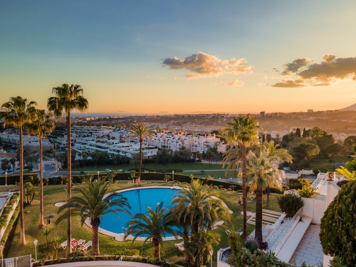 af951da3927df1a5a0331cd8e7d2800e - 4