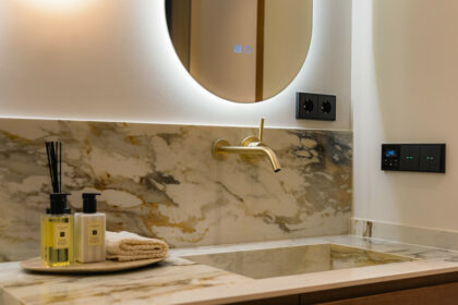 af951da3927df1a5a0331cd8e7d2800e - 53