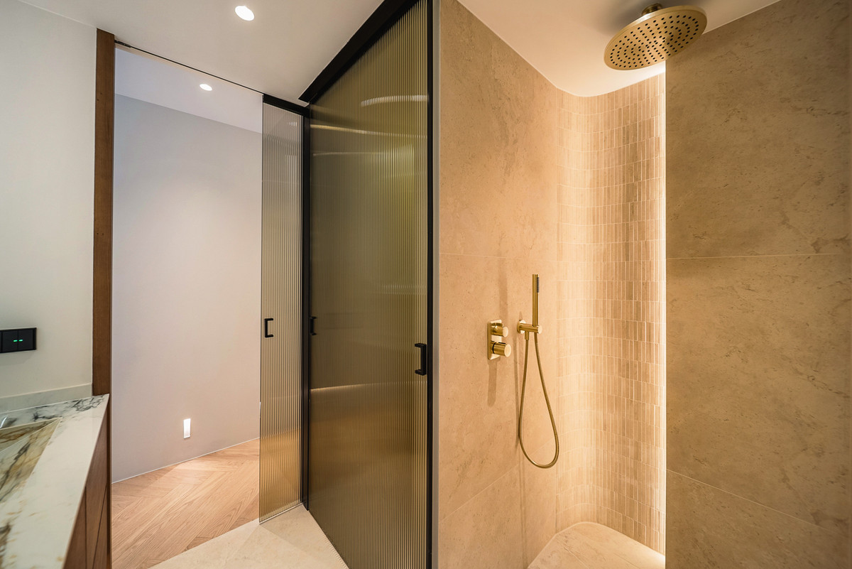 af951da3927df1a5a0331cd8e7d2800e - 54