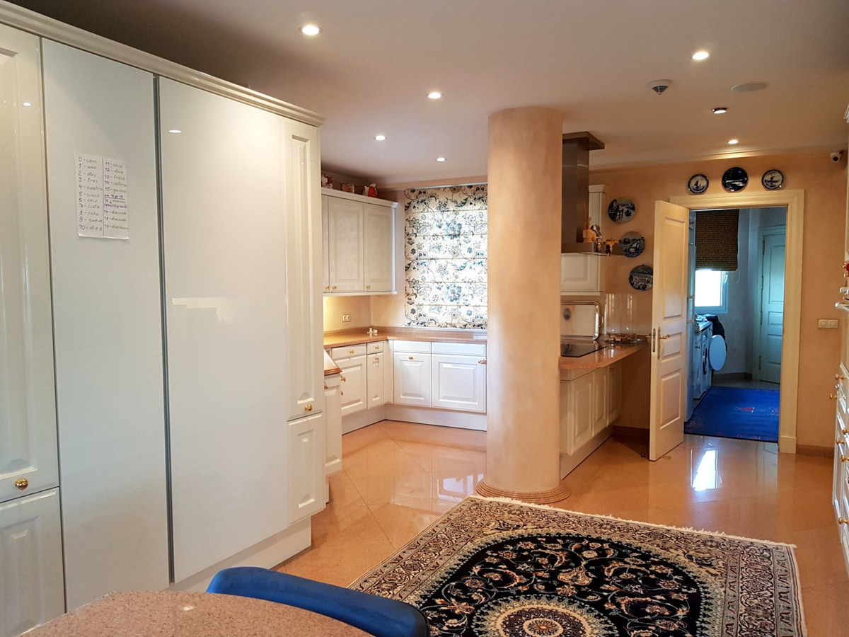 af9fe4d41a72d4ed3f34b879e35756fd - 42