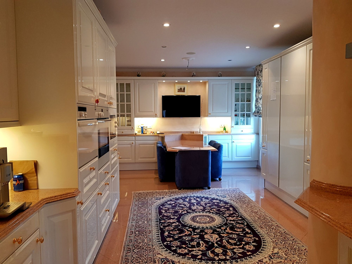 af9fe4d41a72d4ed3f34b879e35756fd - 44