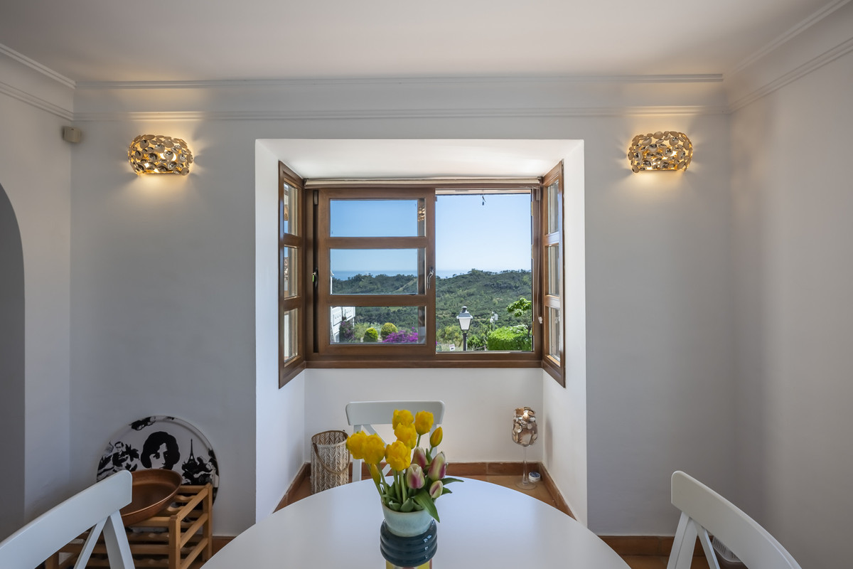 aff1c9aa239676b5cba5300a38fbec88 - 12