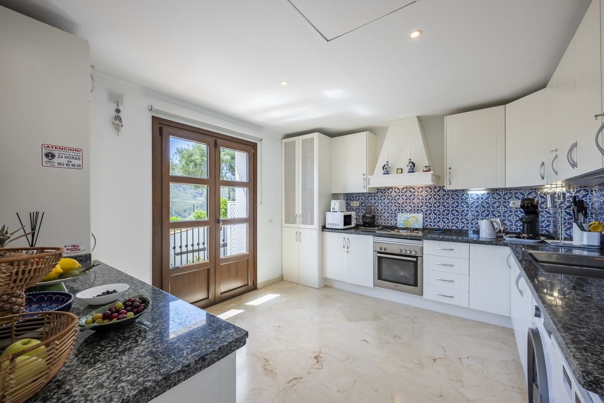 aff1c9aa239676b5cba5300a38fbec88 - 14