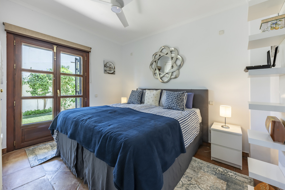 aff1c9aa239676b5cba5300a38fbec88 - 23