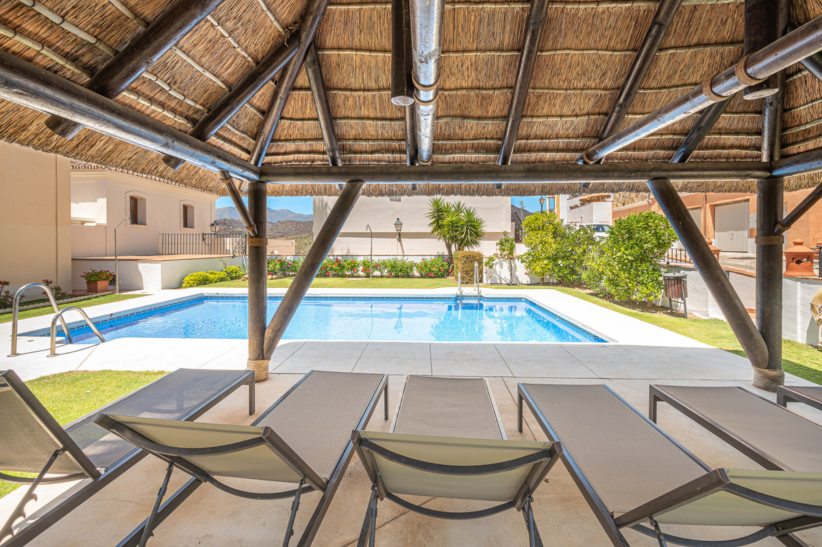 aff1c9aa239676b5cba5300a38fbec88 - 33