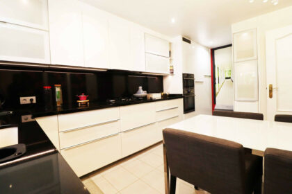 b0811119c30db1f7e32b4a762dc7aa44 - 10