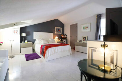 b0811119c30db1f7e32b4a762dc7aa44 - 24