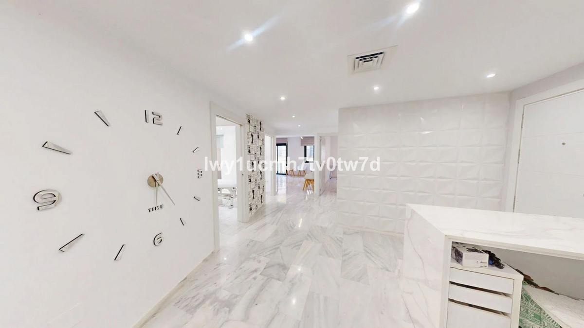 b0b452c6aef0bd7fe9fd4dc38da783bb - 24