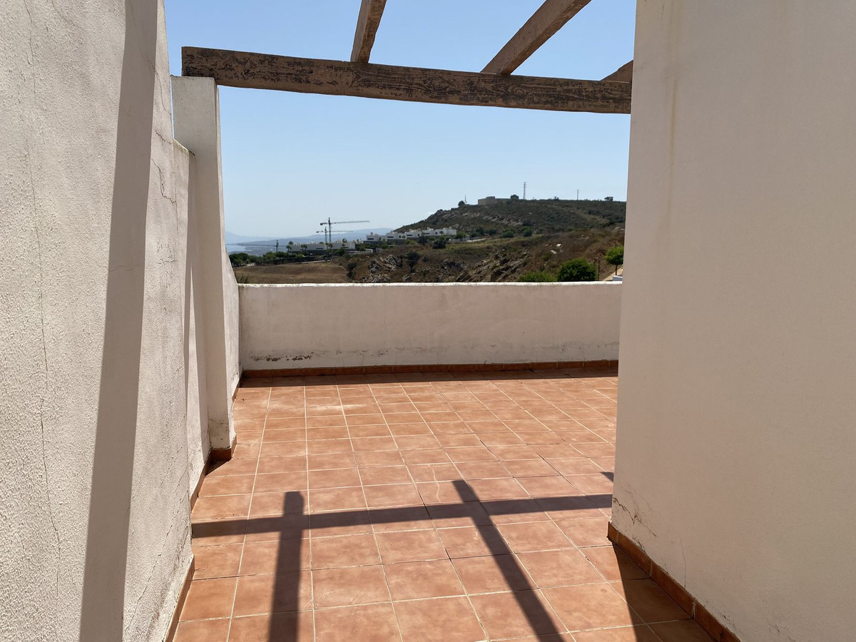 b0d132faca13483f72788cfe5ef4a7fa - 33