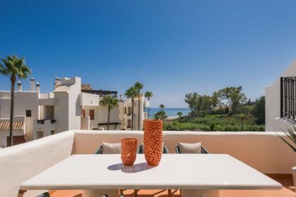 b0f5dadb978e8724b5c62f86895e0f12 - 4