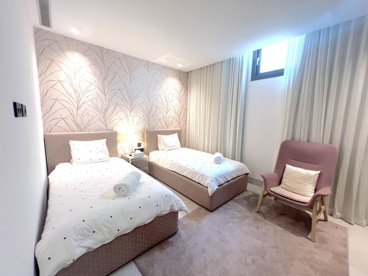 b2afd02cbe06cb82b9a30cb37a273898 - 20