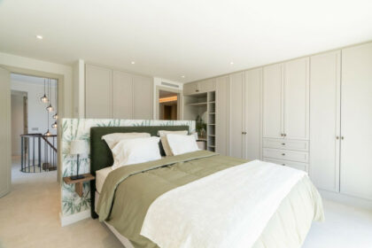 b338cf75d68040cf5b1fac52cea77737 - 13