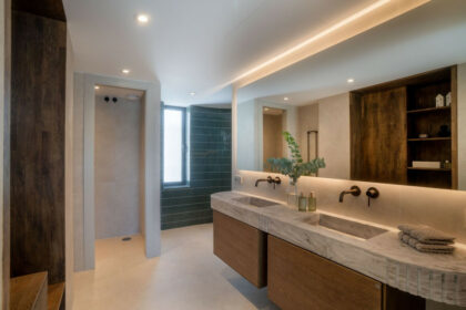 b338cf75d68040cf5b1fac52cea77737 - 16