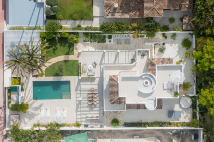 b338cf75d68040cf5b1fac52cea77737 - 28