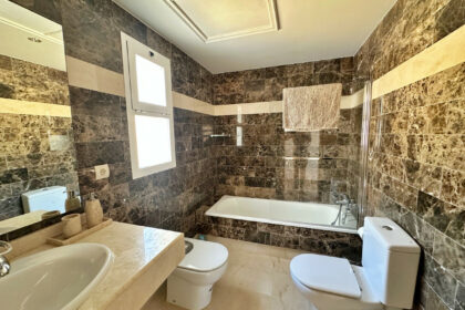 b3515b223c6749aaec4969ef2b7bc672 - 11