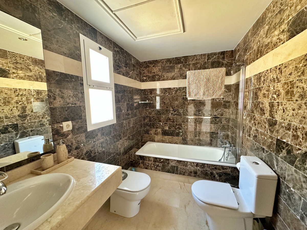 b3515b223c6749aaec4969ef2b7bc672 - 11