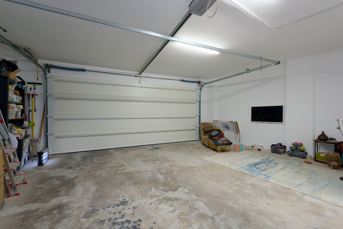 b3515b223c6749aaec4969ef2b7bc672 - 15