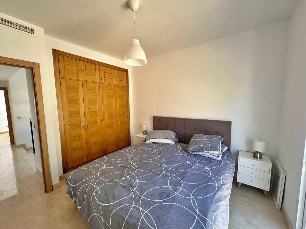 b3515b223c6749aaec4969ef2b7bc672 - 23