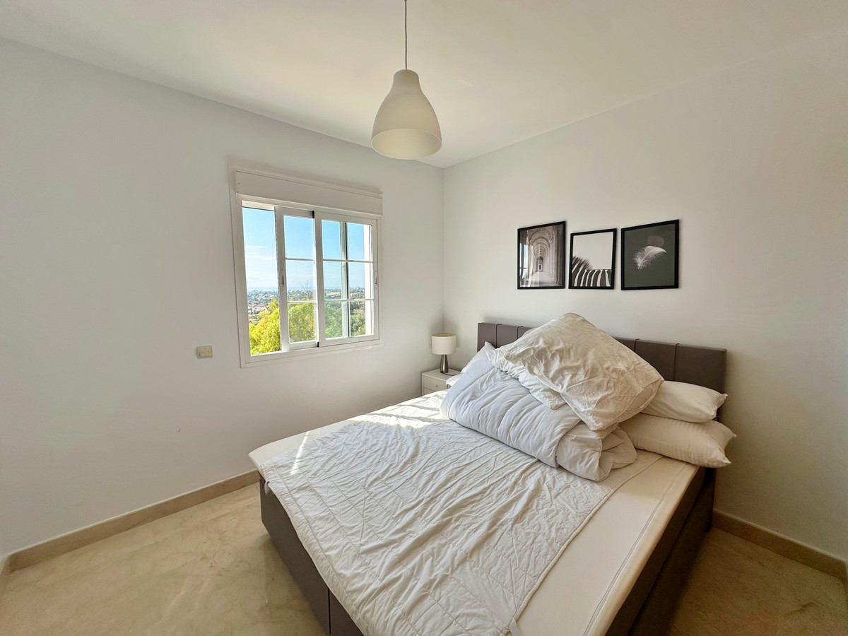 b3515b223c6749aaec4969ef2b7bc672 - 24