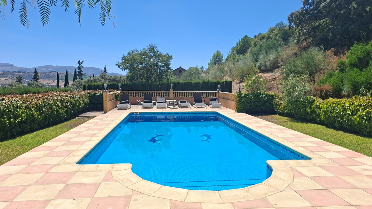 b3772eafad5fa665272493c59948b653 - 2