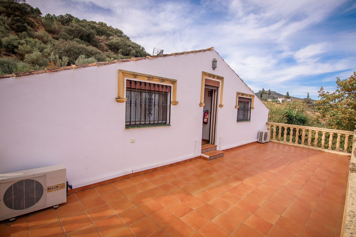 b3772eafad5fa665272493c59948b653 - 20